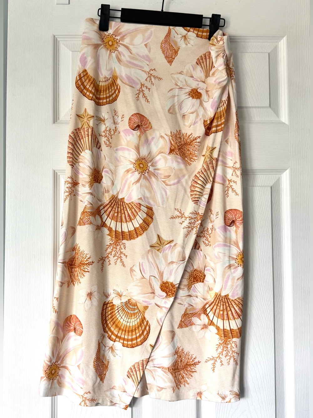NEW FARM Rio soft Anthropologie Maxi faux wrap Skirt Shell Floral medium beige